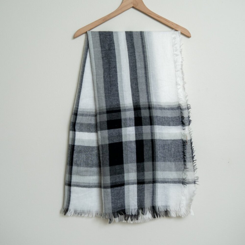 Black and White Scarf with Fringe